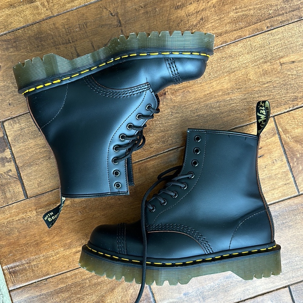 DOC MARTENS 1460 BEX MADE IN ENGLAND TOE CAP LACE UP BOOTS